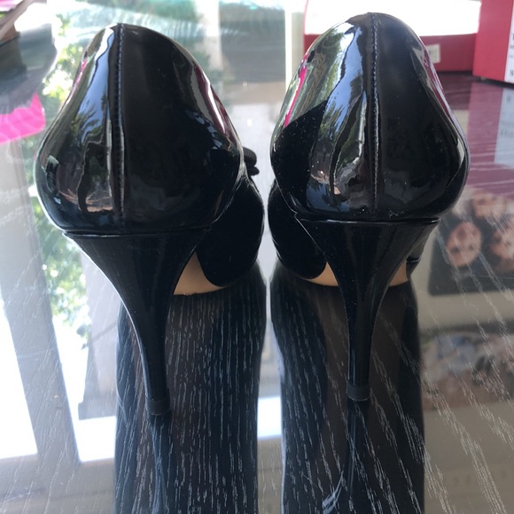 feragamo patent pumps size 8